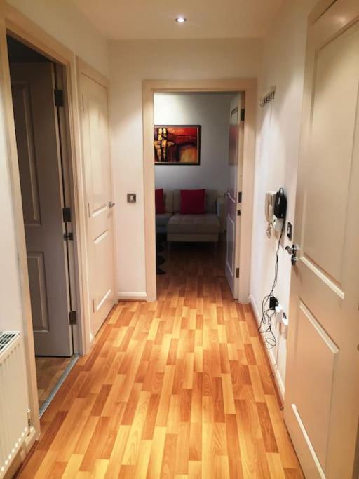 1 Bedroom Flat Near Excel, O2, Canary Wharf - Лондон Екстер'єр фото