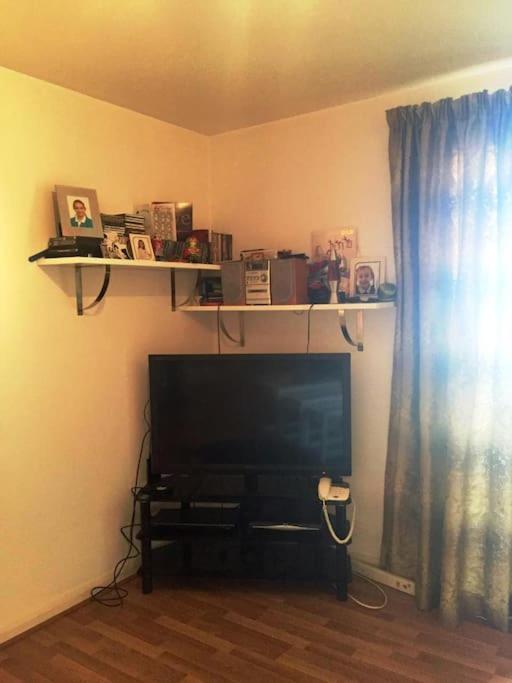 1 Bedroom Flat Near Excel, O2, Canary Wharf - Лондон Екстер'єр фото
