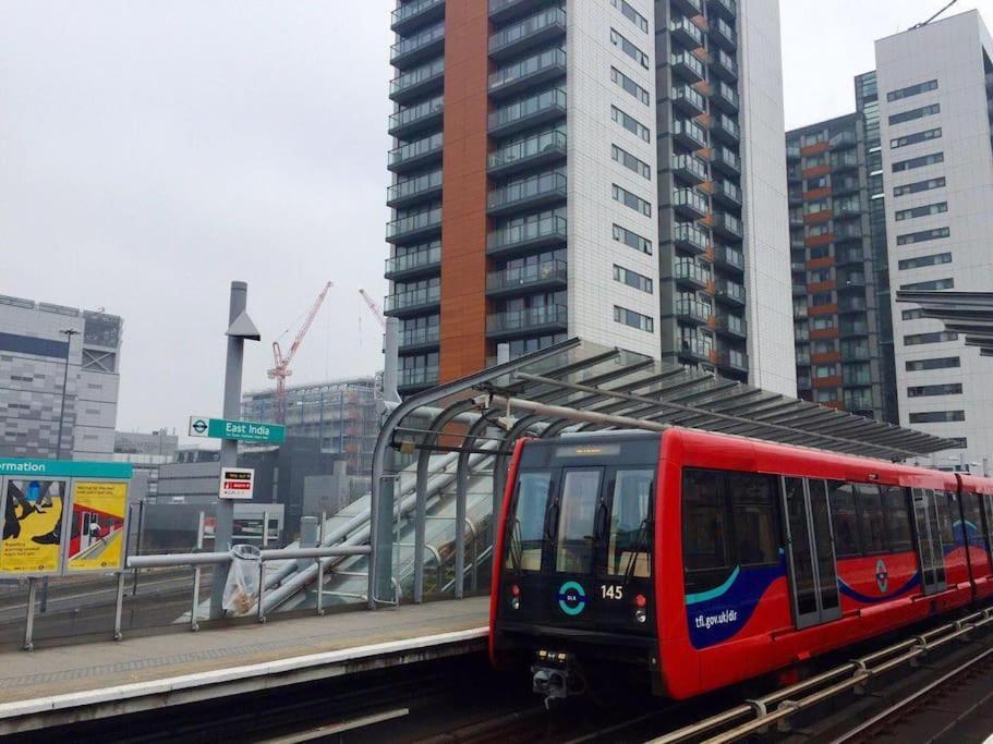 1 Bedroom Flat Near Excel, O2, Canary Wharf - Лондон Екстер'єр фото
