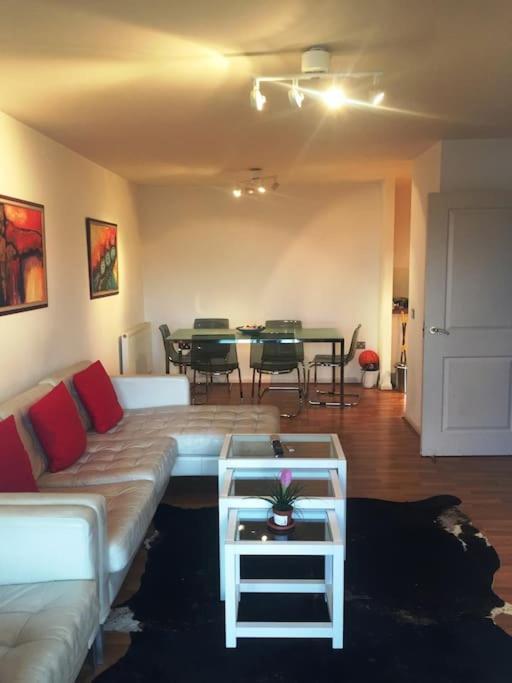 1 Bedroom Flat Near Excel, O2, Canary Wharf - Лондон Екстер'єр фото